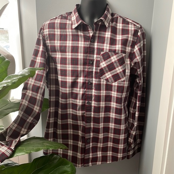 DENVER HAYES Men's Long Sleeve Modern Fit Plaid Core Shirt - Picture 1 of 7
